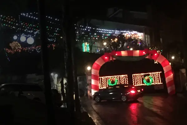 Hastings Ranch Christmas Lights - Carriage House